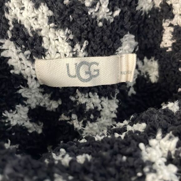 UGG Leopard Print Turtleneck Pullover Sweater Large - Picture 6 of 7